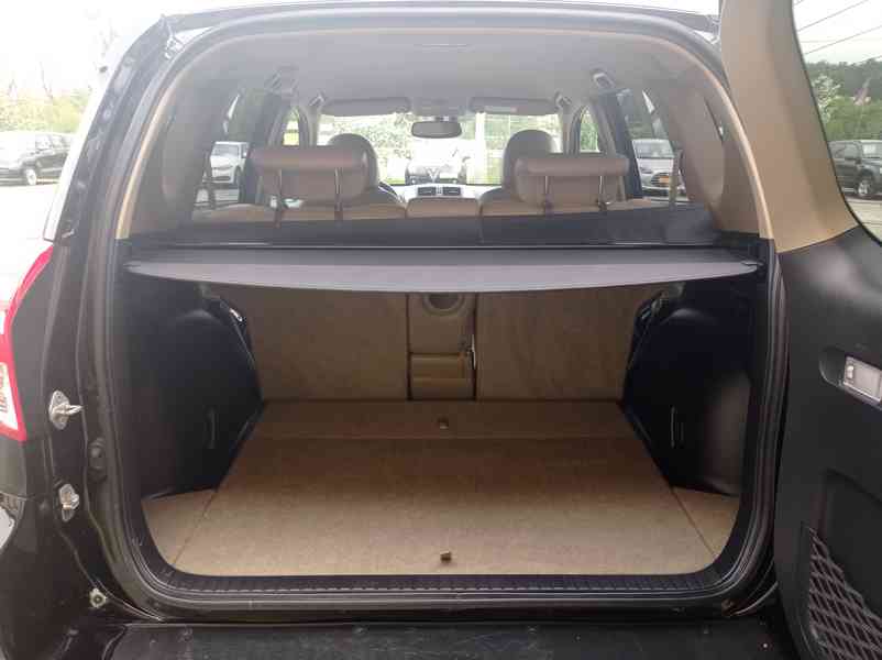 Toyota Rav4 2.2 D-4D 4x4/Výhřev/1Maj - foto 15