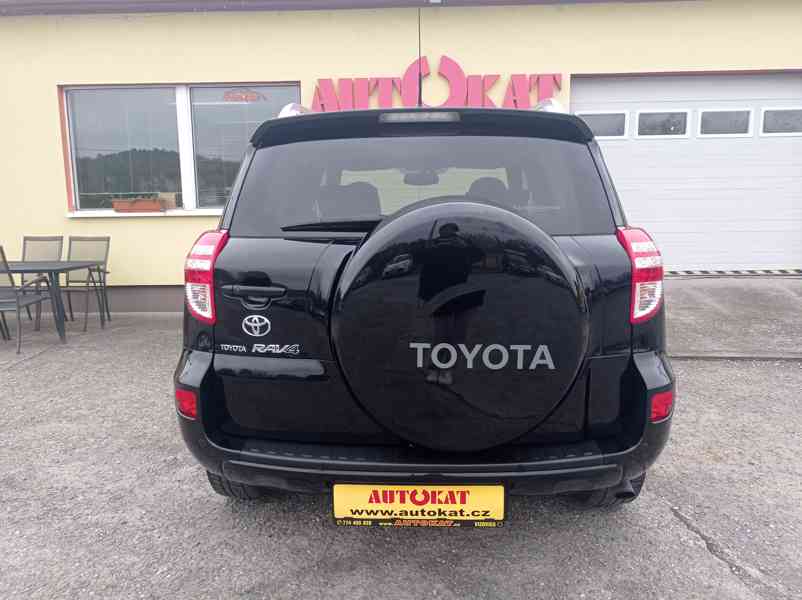 Toyota Rav4 2.2 D-4D 4x4/Výhřev/1Maj - foto 4