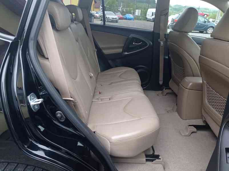 Toyota Rav4 2.2 D-4D 4x4/Výhřev/1Maj - foto 20