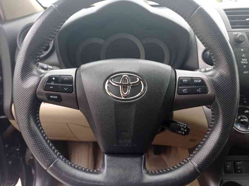 Toyota Rav4 2.2 D-4D 4x4/Výhřev/1Maj - foto 25