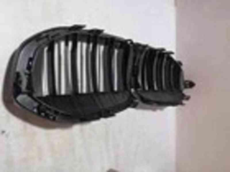 Maska chladiče BMW 1 - foto 3