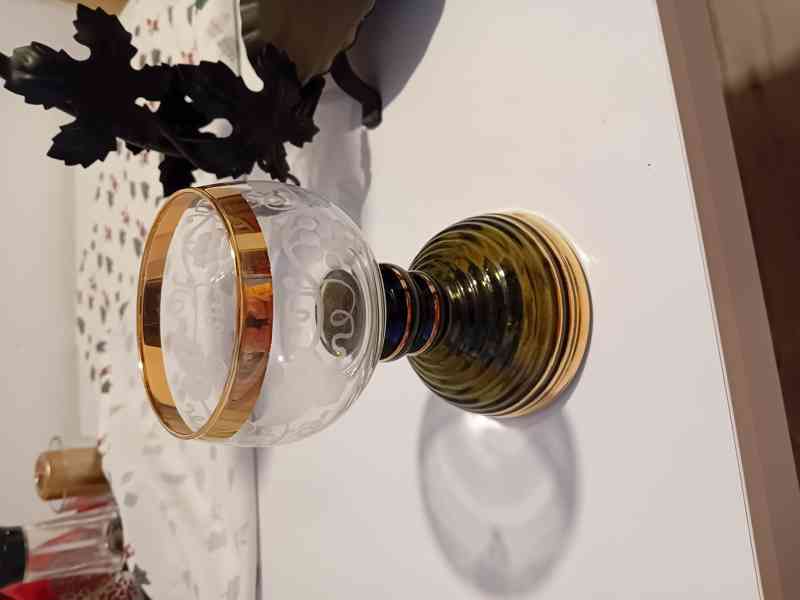 Nádoba na víno s hrajícím pohárem - foto 2