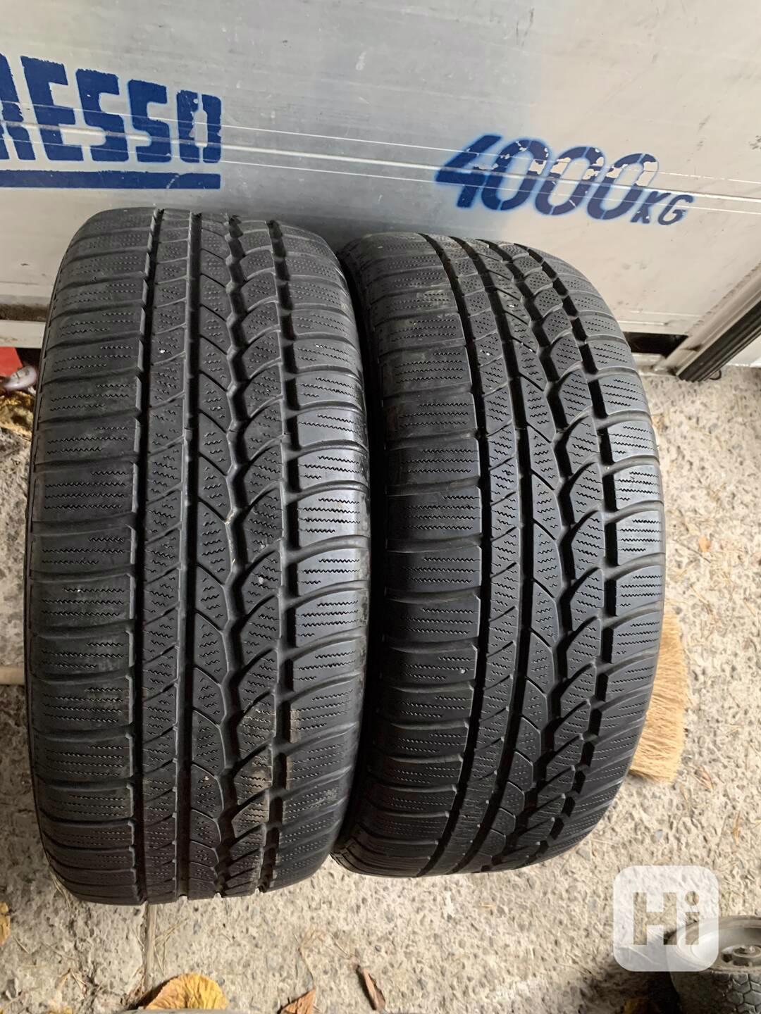 Prodám zimní pneu Continental 235/55/17 - foto 1