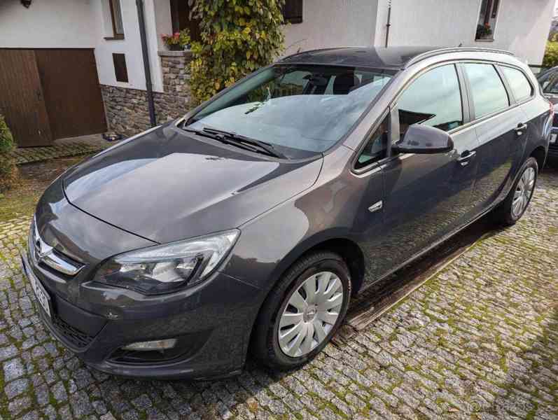 Opel Astra 1,7   Opel Astra J ST - foto 10