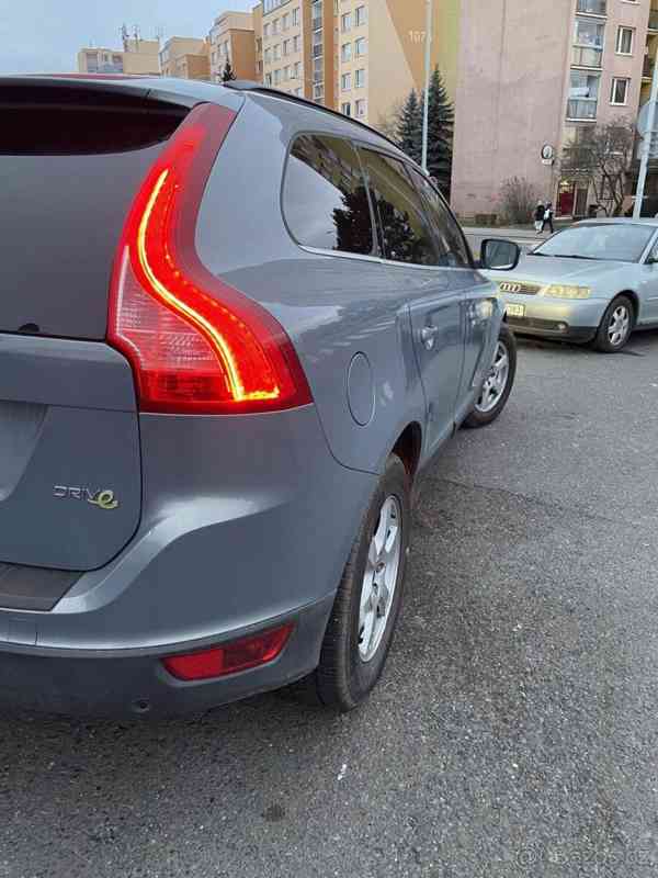 Volvo XC60 2,0 - foto 3