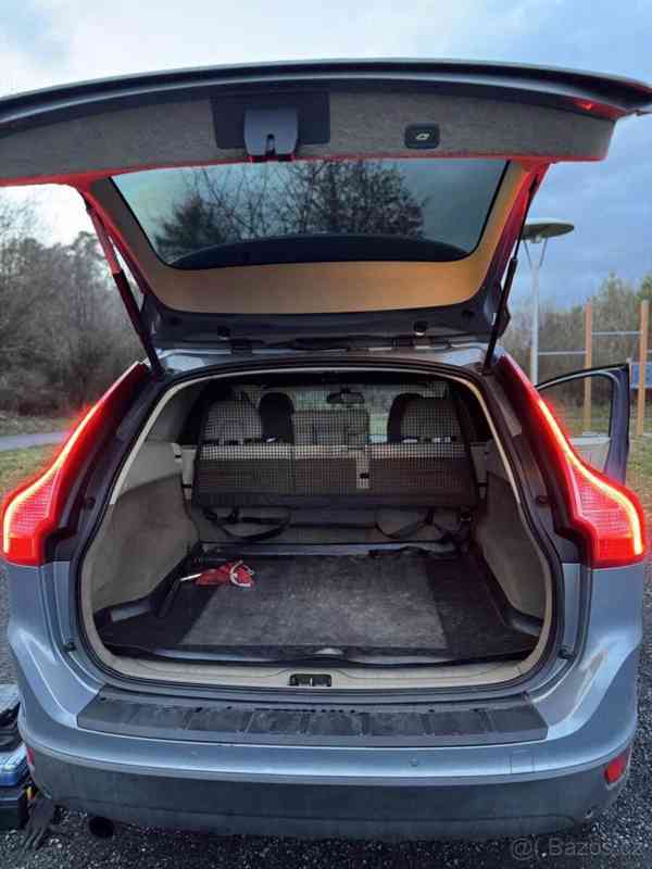 Volvo XC60 2,0 - foto 11