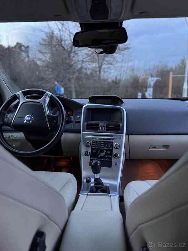 Volvo XC60 2,0 - foto 30