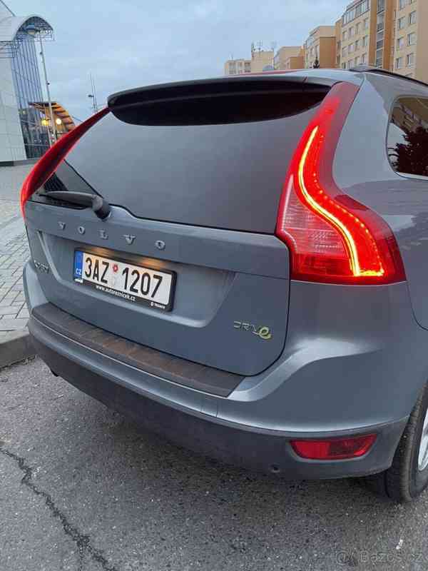 Volvo XC60 2,0 - foto 2