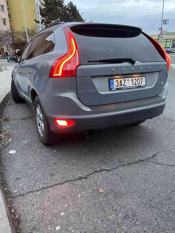 Volvo XC60 2,0 - foto 6