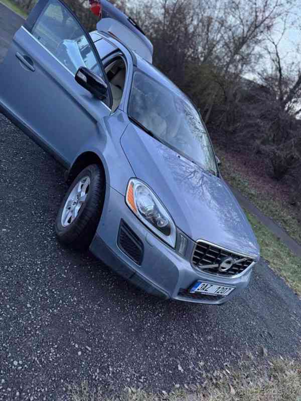 Volvo XC60 2,0 - foto 8