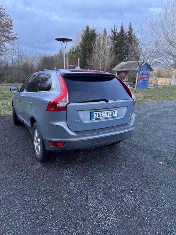 Volvo XC60 2,0 - foto 9