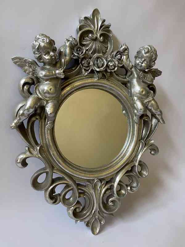 Stříbrné kulaté zrcadlo s figurami andělů - foto 2