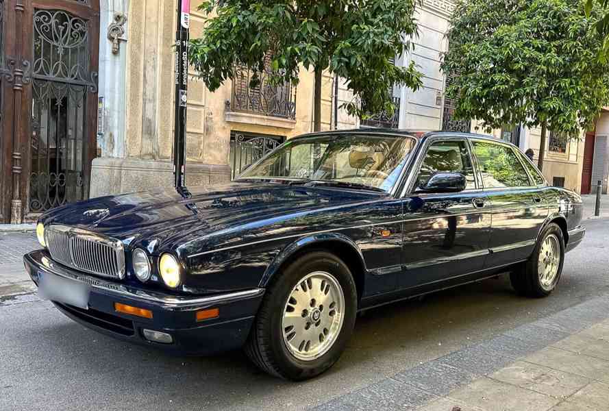 JAGUAR XJ - foto 1