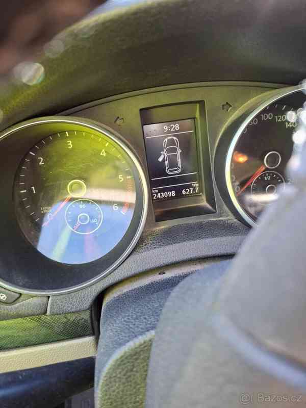 VW Golf 1.6 TDI, 77 kw, 10/2010 - foto 5
