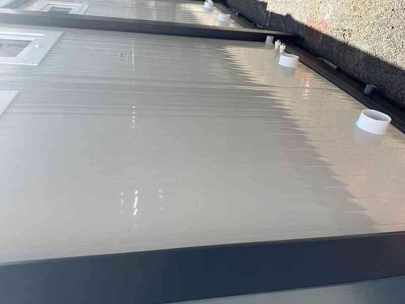 Sanitární kontejner 2x kabina s WC a umyvadlem - foto 3