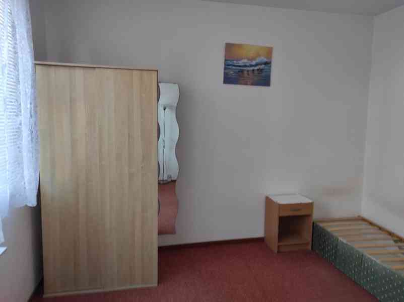Pronajmu neprůchozí pokoj v bytě 2+1 na Doubravce - foto 2