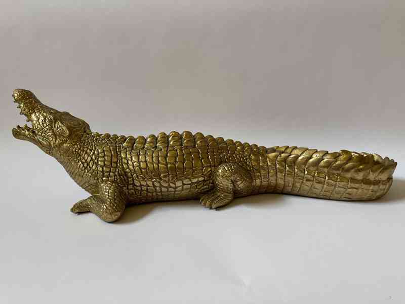 Krokodýl aligátor 63 cm - zlatá dekorační socha - foto 4