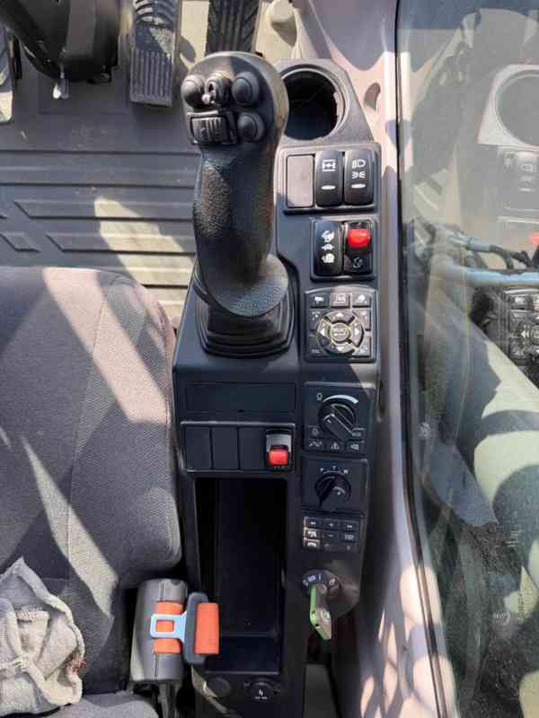 Kolové rypadlo Volvo EWR130E (Možnost leasingu) - foto 13