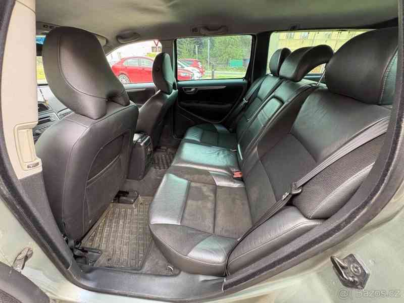 Volvo V70 AWD - foto 8