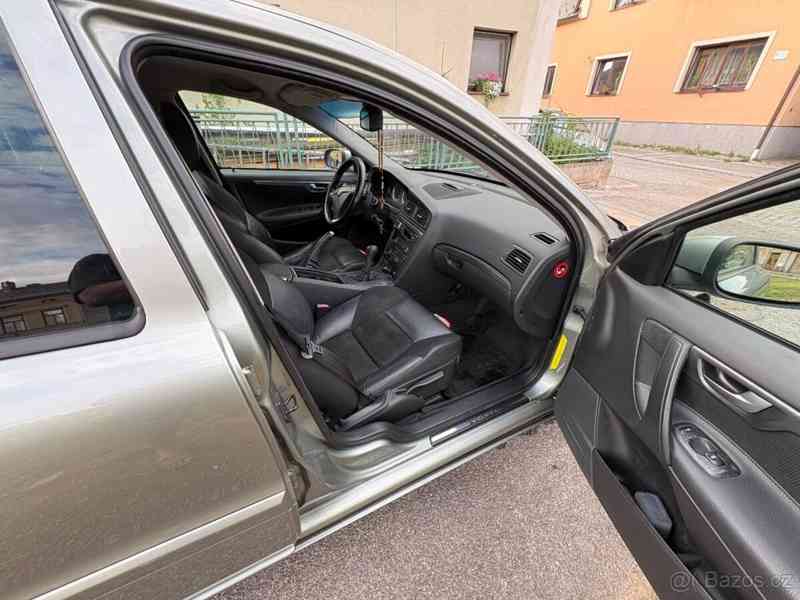 Volvo V70 AWD - foto 13
