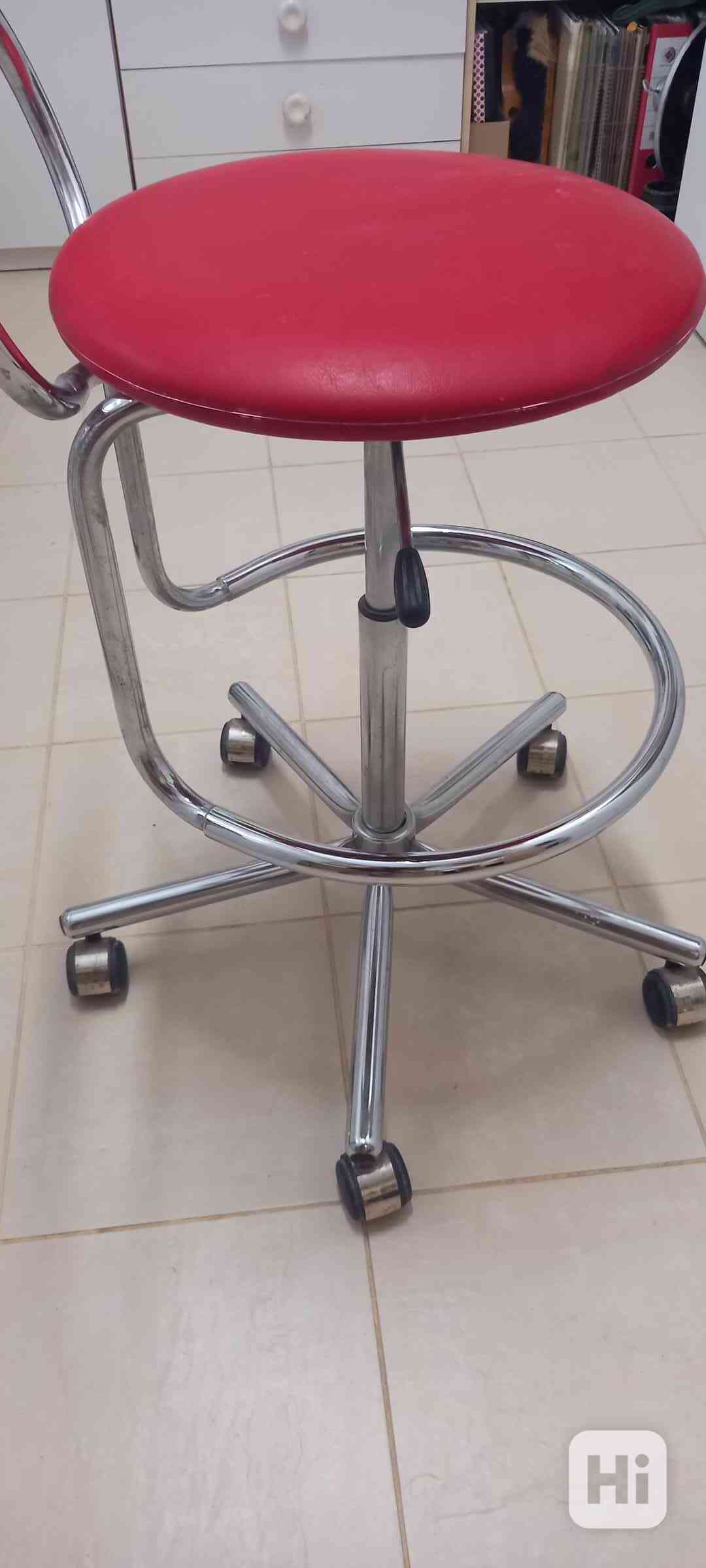Prodám zdravotní pracovní židli.  - foto 1