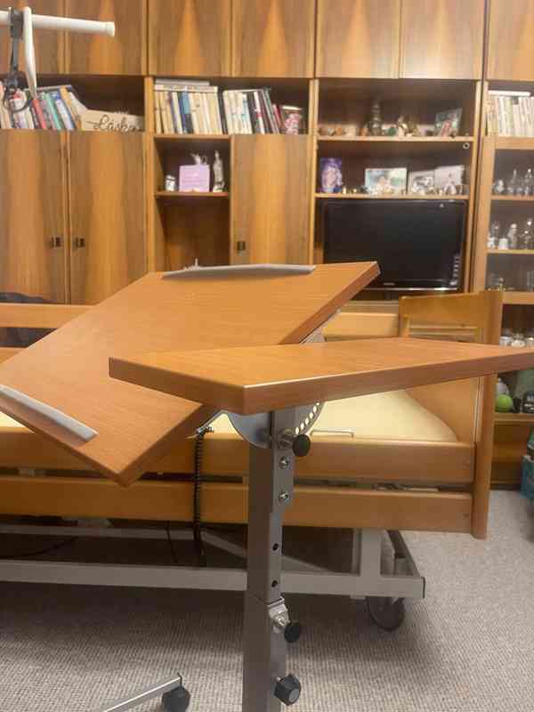 Noční stolek a lůžkový stolek - foto 1