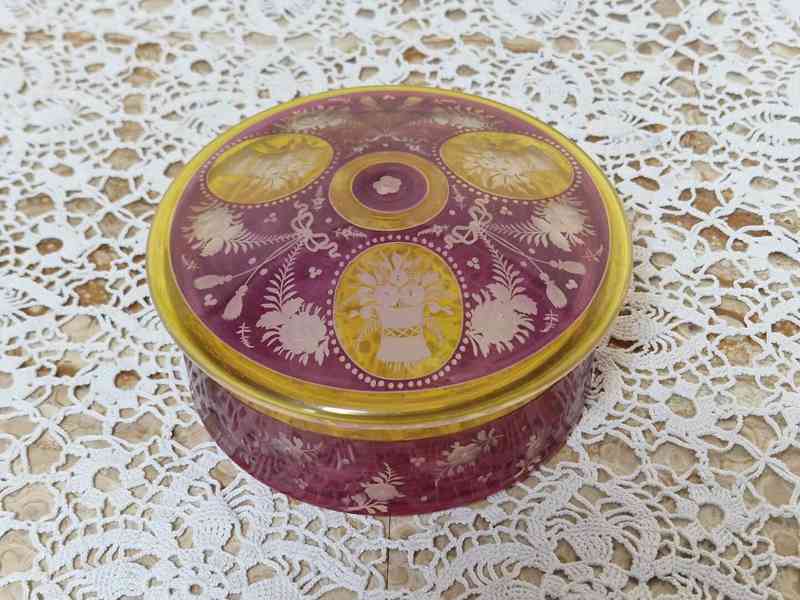 Luxusní bohatě broušená Dóza s lazurou - foto 2