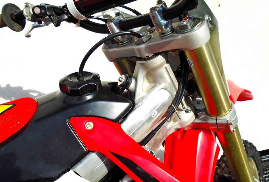 Honda CRF 450 R - foto 18