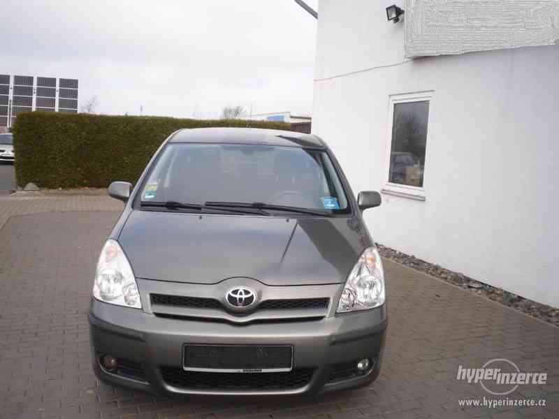 Toyota Corolla Verso 1.8 7 místná - foto 3