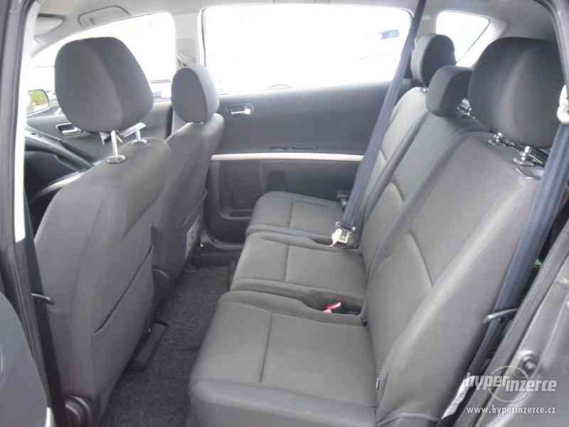 Toyota Corolla Verso 1.8 7 místná - foto 5