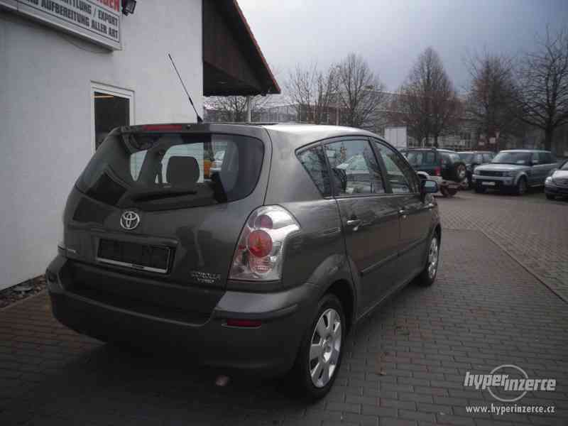 Toyota Corolla Verso 1.8 7 místná - foto 7