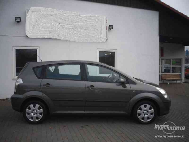 Toyota Corolla Verso 1.8 7 místná - foto 8