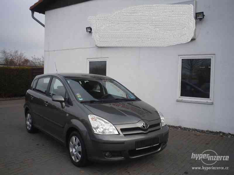 Toyota Corolla Verso 1.8 7 místná - foto 9