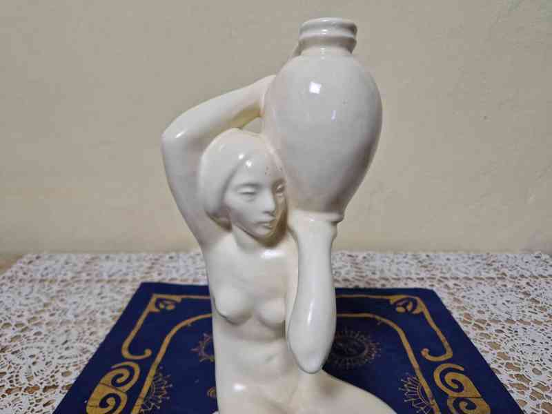 Krásná keramická plastika Dívčí Akt Horní Bříza Signace - foto 3