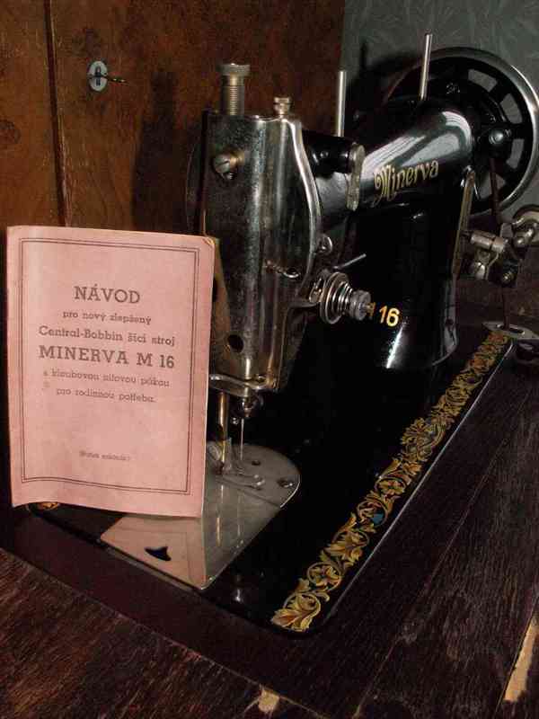 Šicí stroj Minerva - foto 5
