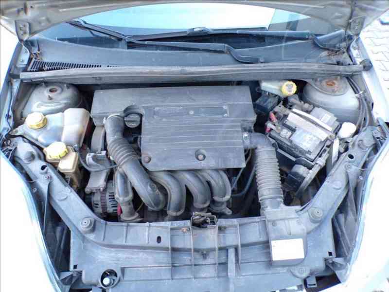 Ford Fiesta 1,4 i KLIMATIZACE - foto 13