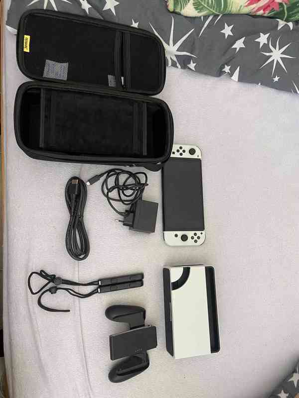 Nintendo Switch OLED bílý + příslušenství + pouzdro - foto 3