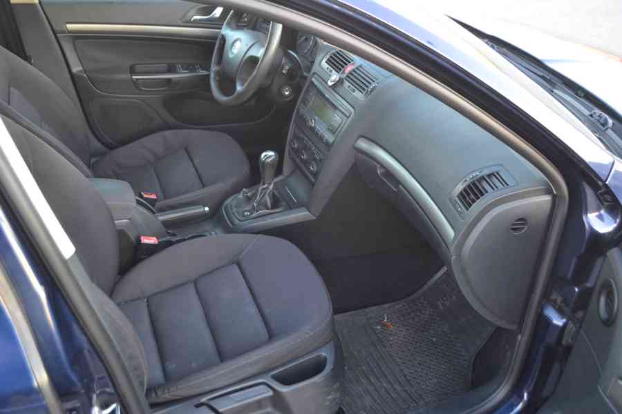 Š.Octavia II 1.9 TDi 77kw, Elegance, ESP, 6x airbag, Tažné,  - foto 6