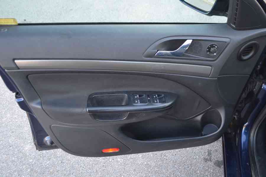 Š.Octavia II 1.9 TDi 77kw, Elegance, ESP, 6x airbag, Tažné,  - foto 2