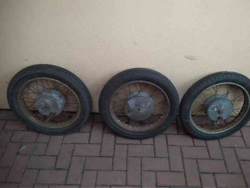 JAWA kompletní kola 16“ (3 ks) originál i původní stav  - foto 2