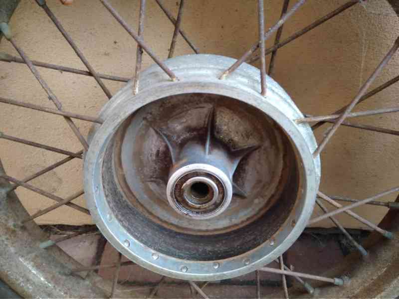 JAWA kompletní kola 16“ (3 ks) originál i původní stav  - foto 10