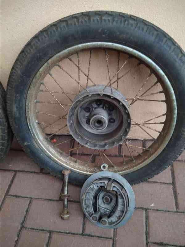 JAWA kompletní kola 16“ (3 ks) originál i původní stav  - foto 5