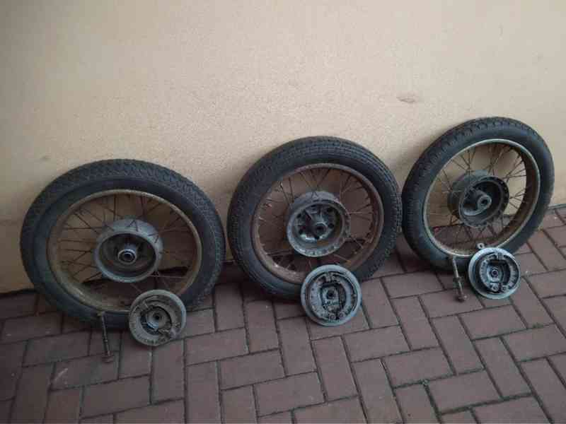 JAWA kompletní kola 16“ (3 ks) originál i původní stav  - foto 11