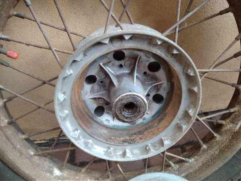 JAWA kompletní kola 16“ (3 ks) originál i původní stav  - foto 17