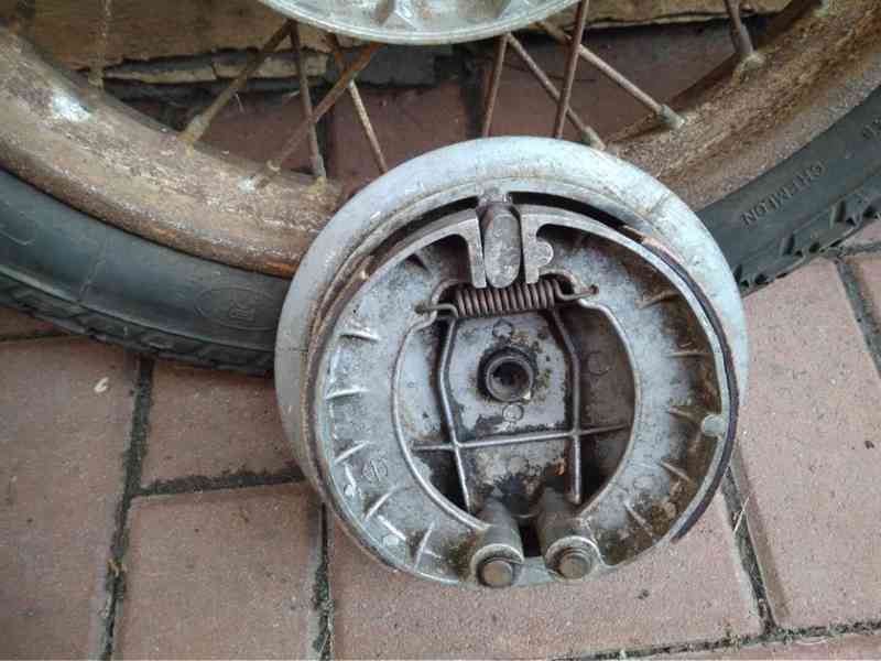 JAWA kompletní kola 16“ (3 ks) originál i původní stav  - foto 7