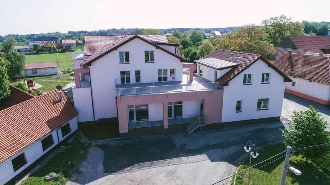 Ateliérový byt 1+kk, 67m2 Svojetice u Říčany {103} - foto 1