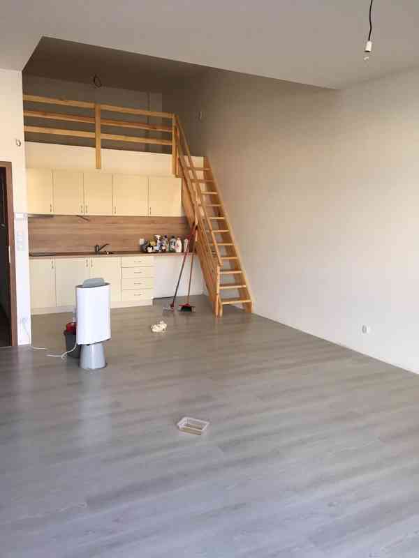 Ateliérový byt 1+kk, 67m2 Svojetice u Říčany {103} - foto 2