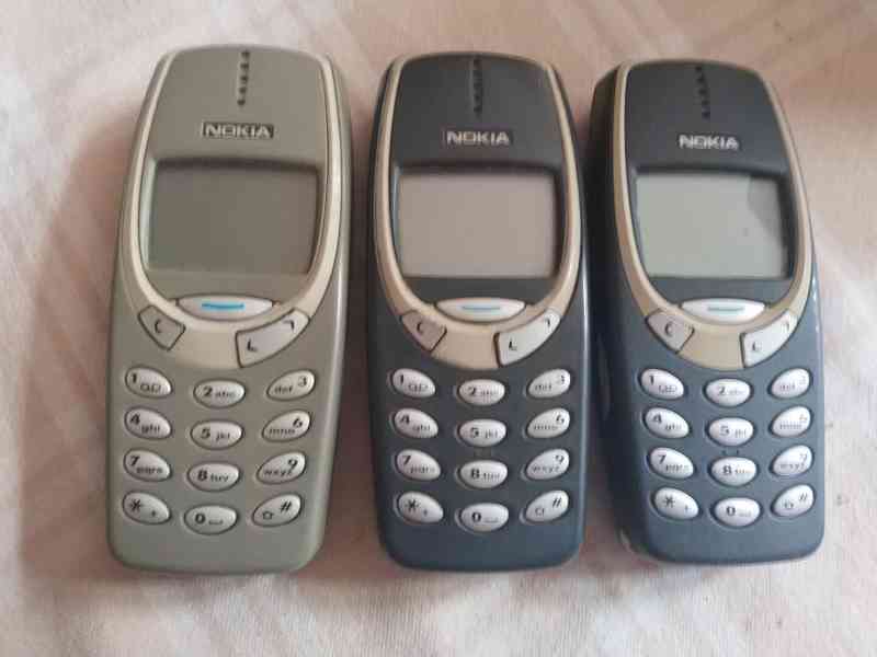 Mobilní tlačítkové telefony Nokia B - foto 3