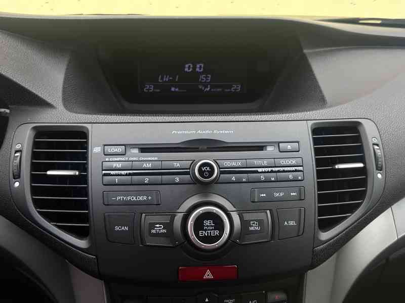 Honda Accord 2.4i-VTEC 148kW/8G/Executive - foto 24