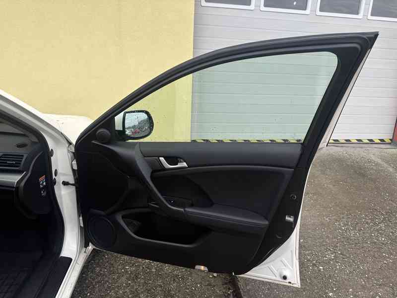 Honda Accord 2.4i-VTEC 148kW/8G/Executive - foto 19